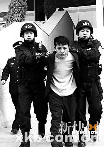 马向景落网.■任晓峰落网.