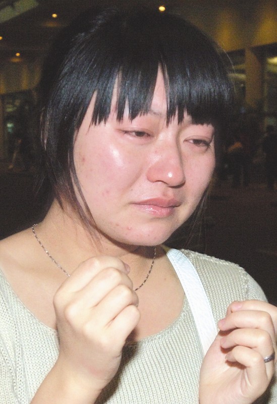 张学友厦门演出会和偶像握手女粉丝泪如雨下