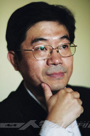 杨金波给奥运冠军讲礼仪