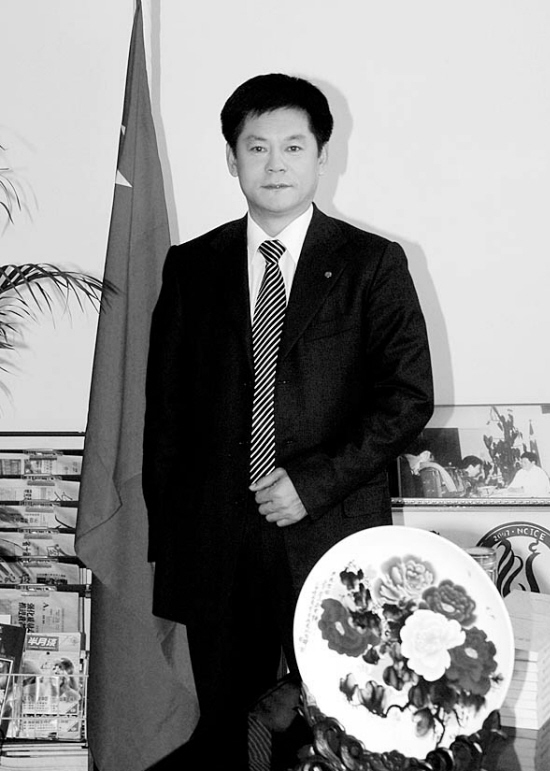 国内新闻 正文     初冬的法库,白帆点点的塑料蔬菜大棚和规模巨大的