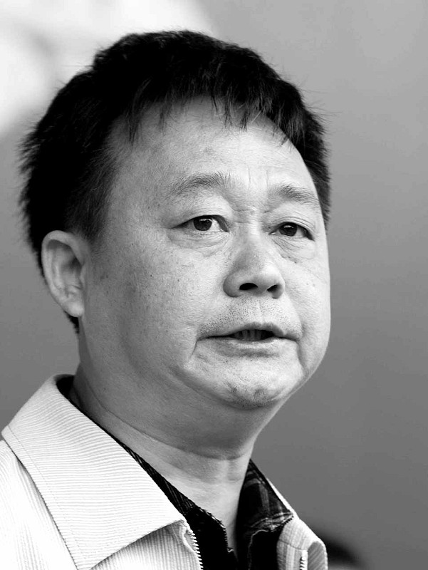 国内新闻 正文        新的发展新的突破   梁建平(福建日报报业集团