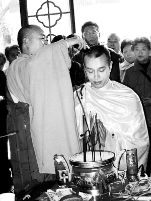 意大利留学生南京落发为僧_新闻中心_新浪网