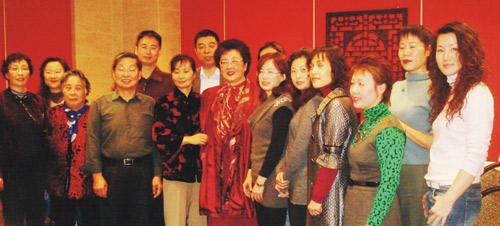 华人移民戴红晖当选西澳州上议员 侨团设宴祝贺_手机新浪网