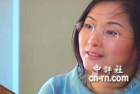 王文洋给吕安妮“正名” 媒体前大方讲家事_手机新浪网