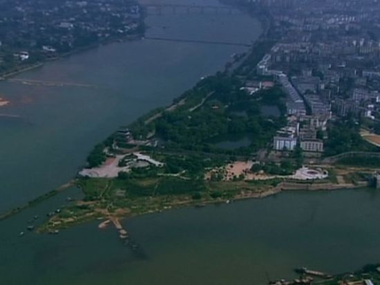 拥有两条江河经过的特殊地理环境的赣州