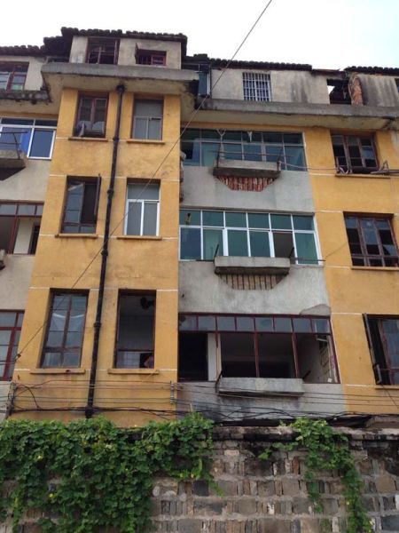 江西省永丰县房龄只有22年的县委宿舍楼