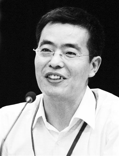 苏长和，复旦大学国际关系与公共事务学院外交学系教授，上海市中国特色社会主义理论体系研究中心兼职研究员。