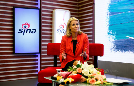 丹麦首相托宁-施密特做客新浪