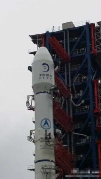 搭载嫦娥5号T1飞行器的长征3C火箭整装待发。航空航天港论坛