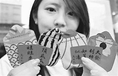 台湾选举礼物品种多多，图为2012年国民党推的水果福袋。(图片来源于网络)