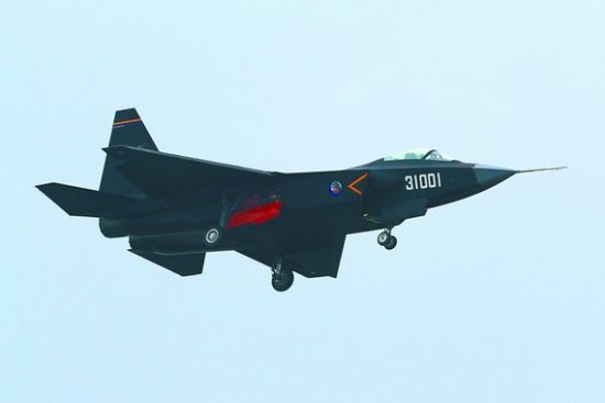 歼31战机珠海升空亮相 走向军贸市场可能性大