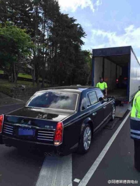 由国航的波音747运送的红旗L5