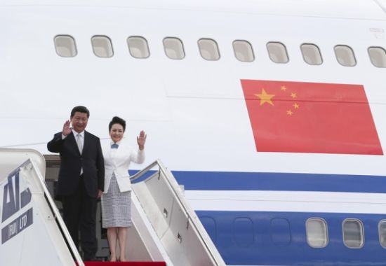 11月21日，国家主席习近平抵达楠迪，开始对斐济进行国事访问并将同太平洋建交岛国领导人举行会晤。摄影 丁林