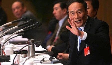 “雄关漫道真如铁，而今迈步从头越”。自十八大以来，第十八届中央纪委犹如一把利剑，以一往无前的大无畏精神，坚定不移地惩治腐败，坚决查处腐败案件，打虎拍蝇，战绩卓著，获网友“最强中纪委”的赞誉。﻿