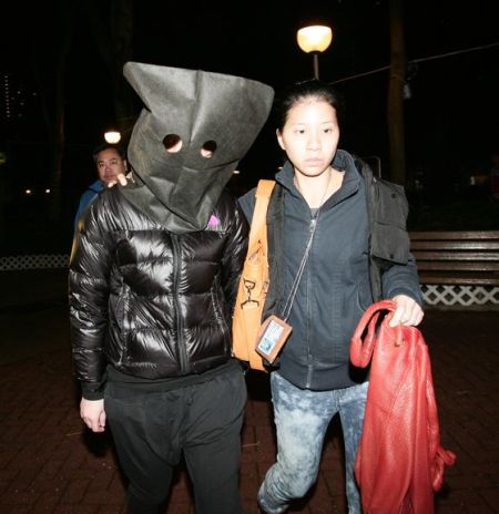 警方拘捕嫌犯女友