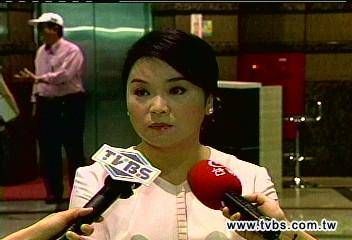 周玉蔻曾影射国民党前主席连战到瑞士卢加诺洗钱，遭连战控告，并被判登报道歉。