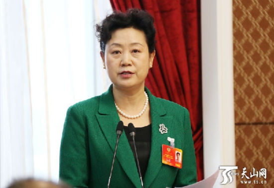 　　自治区政协委员、自治区妇联党组书记、副主席侯汉敏