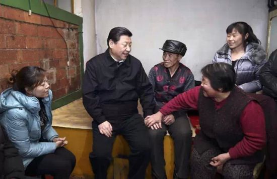 74岁的老郭一家6口人住在38平米简陋平房里