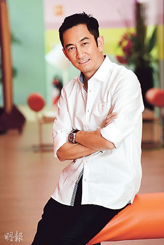 吴启华被曝离婚后到赌场消遣