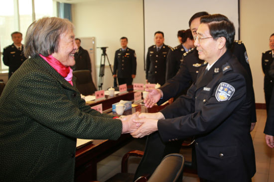 郭声琨:为两会召开提供坚固安全屏障_手机新浪网