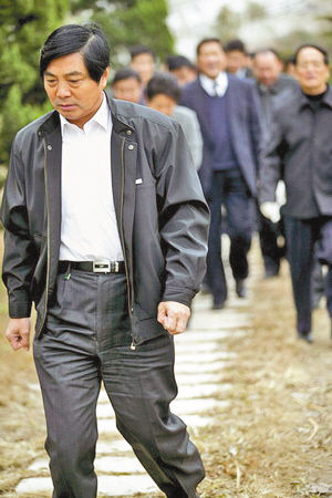 仇和担任宿迁市委书记时在基层调研