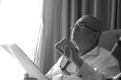      李树亭提交代理意见后在宾馆接受媒体采访。京华时报记者李显峰摄