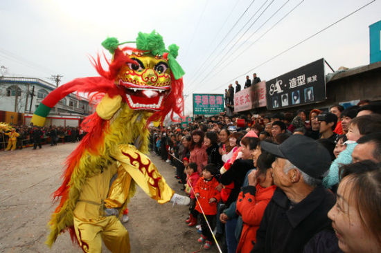 (图片说明：文中图片是明性寺举办的法会、庙会时的场景)