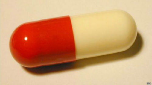 中国抗生素滥用问题严重，医学界已经开始加以控制。（图片来源：英国广播公司网站）