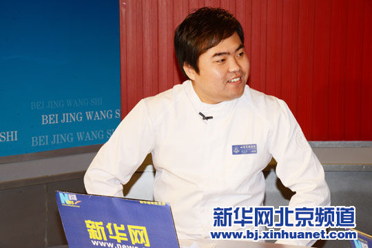 王博在访谈中。新华网北京频道发 洪轩 摄