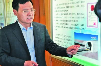 赖远明近照 资料照片