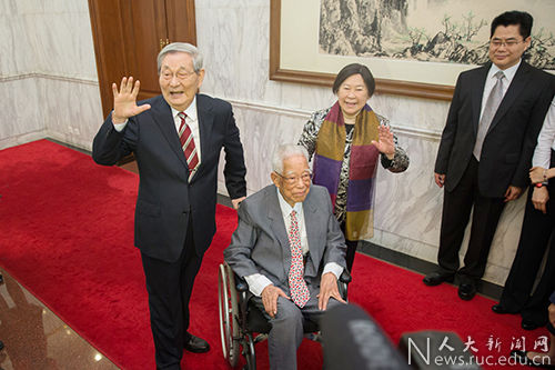 朱镕基出席“袁宝华系列著作”出版座谈会 