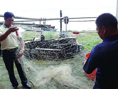在“鲥鱼第一村”，渔民们告诉记者，他们当年就是用这种渔网来打捞鲥鱼。/晨报记者　谢克伟