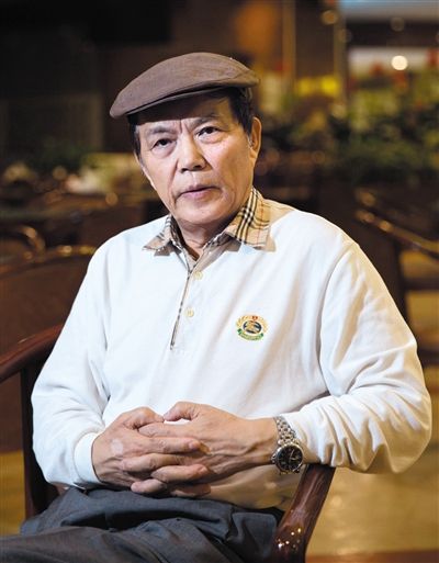 7月18日，万伯翱接受新京报记者专访。实习生 彭子洋 摄