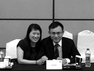 商建刚夫妇接受媒体采访。京华时报记者 钱卫华 摄