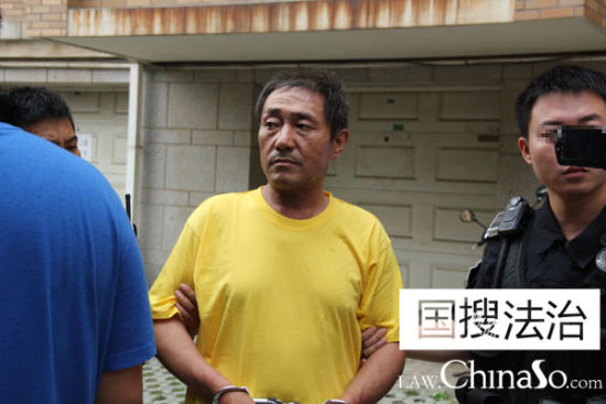 2015年7月25日10时，大连枪击案嫌犯阎永明指认现场（国搜法治独家图片 请勿转载）