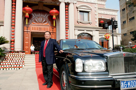 楼忠福总结说，他所经历的每一次重大人生转机和事业成功都是抢来的。