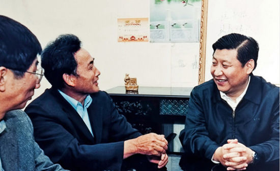  2003年4月24日，习近平在下姜村调研