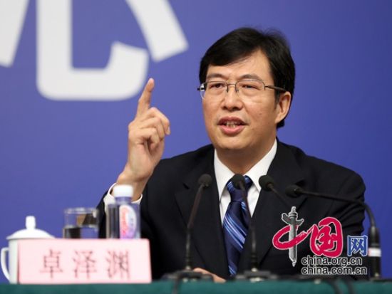 中央党校政法部常务副主任卓泽渊解读全面推进依法治国情况。中国网 董宁