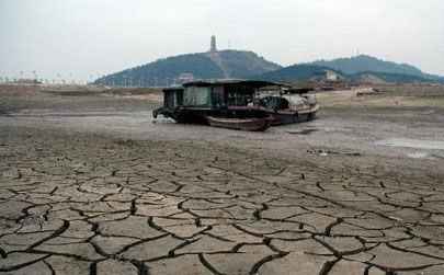 洞庭湖严重缺水。