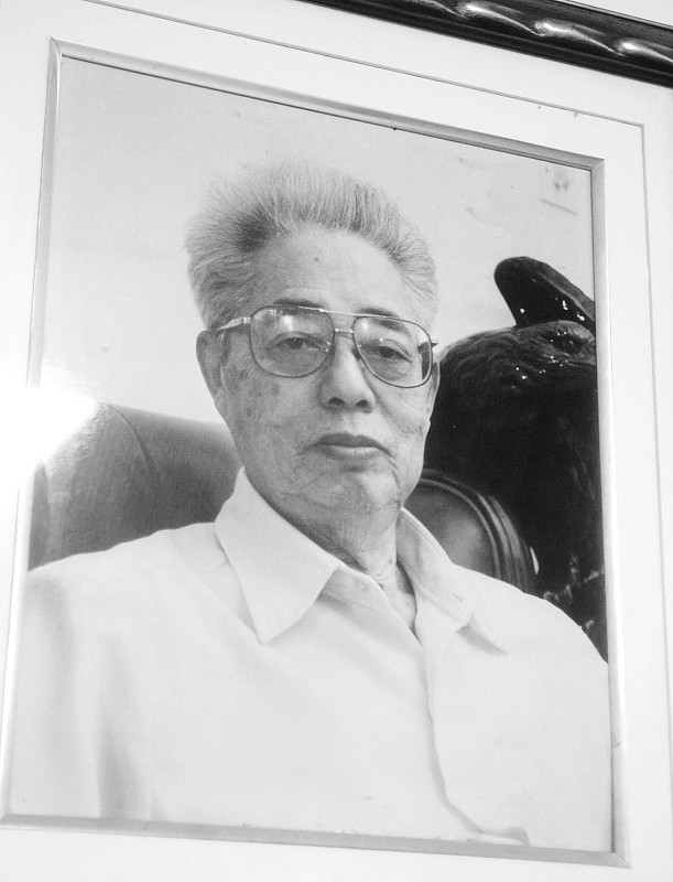 教育新闻 正文        人物:余绪缨   身份:我国著名会计学者和教育家