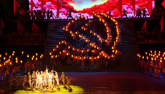 图文:庆祝中国人民解放军建军80周年大型文艺晚会《八一军旗红》在京