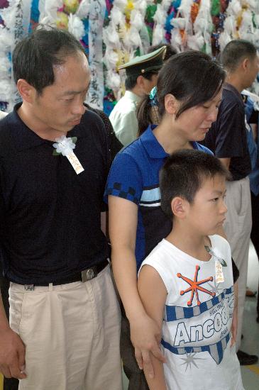 图文:武夷山下铸警魂――记救人英雄福建边防警官李小化(1)