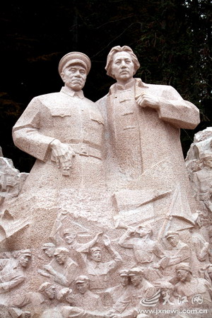 图文:朱毛会师雕塑