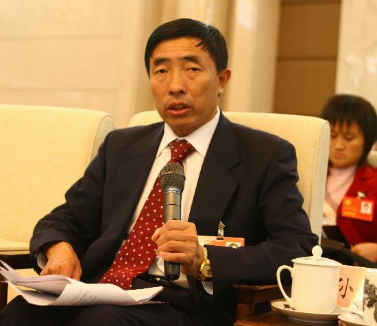 来自农村基层的声音      十七大代表,湖北省保康县尧治河村党委书 