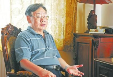 鲜于浩：教授、博士生导师。曾任西南交大人文学院院长、四川省中共党史学会副会长等职。现担任四川省历史学会副会长，长期研究四川青年留法勤工俭学运动史。