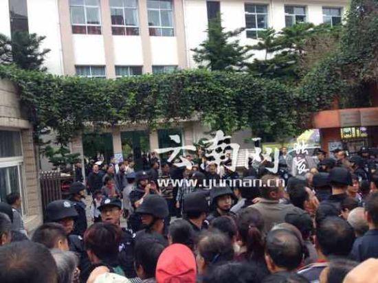 事故现场 记者吴杰摄