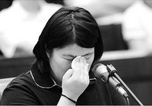 去年9月，乐燕在法庭上流下悔恨的泪水。