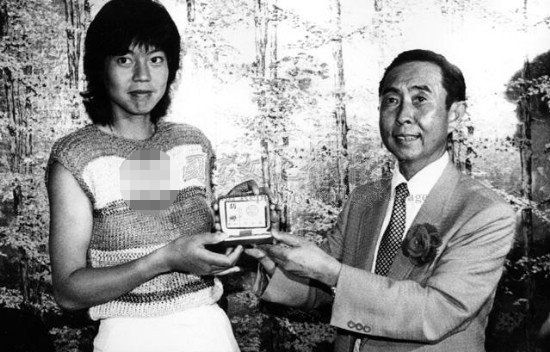 胡娜当年赴台湾照片