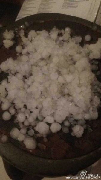 洛阳老冰棍儿，正宗洛阳味儿，不添加任何防腐剂，这酸爽…大家都还好吗?