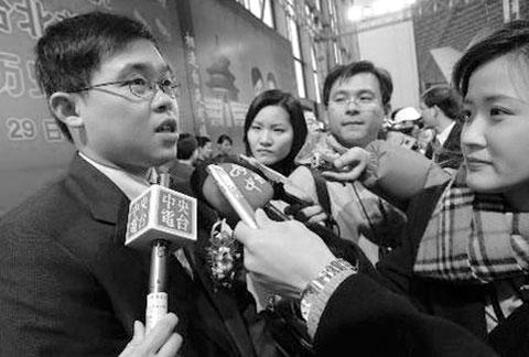 原本是张荣发钦定的长荣航空接班人,却因执意与前长荣空姐叶淑汶结婚